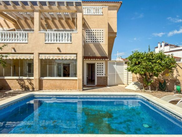 Apartment Of 102 M² In Orihuela Costa, Spain