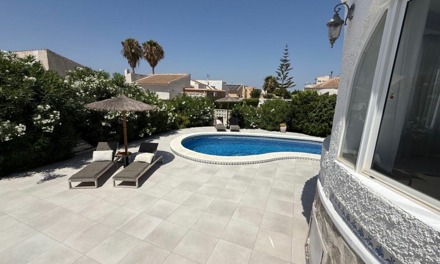 Villa Of 151 M² In Torrevieja, Spain