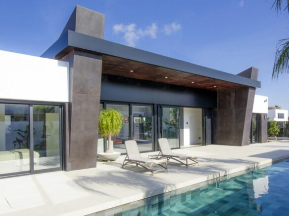 3-bedroom Villa In Rojales, Spain (290 M²)