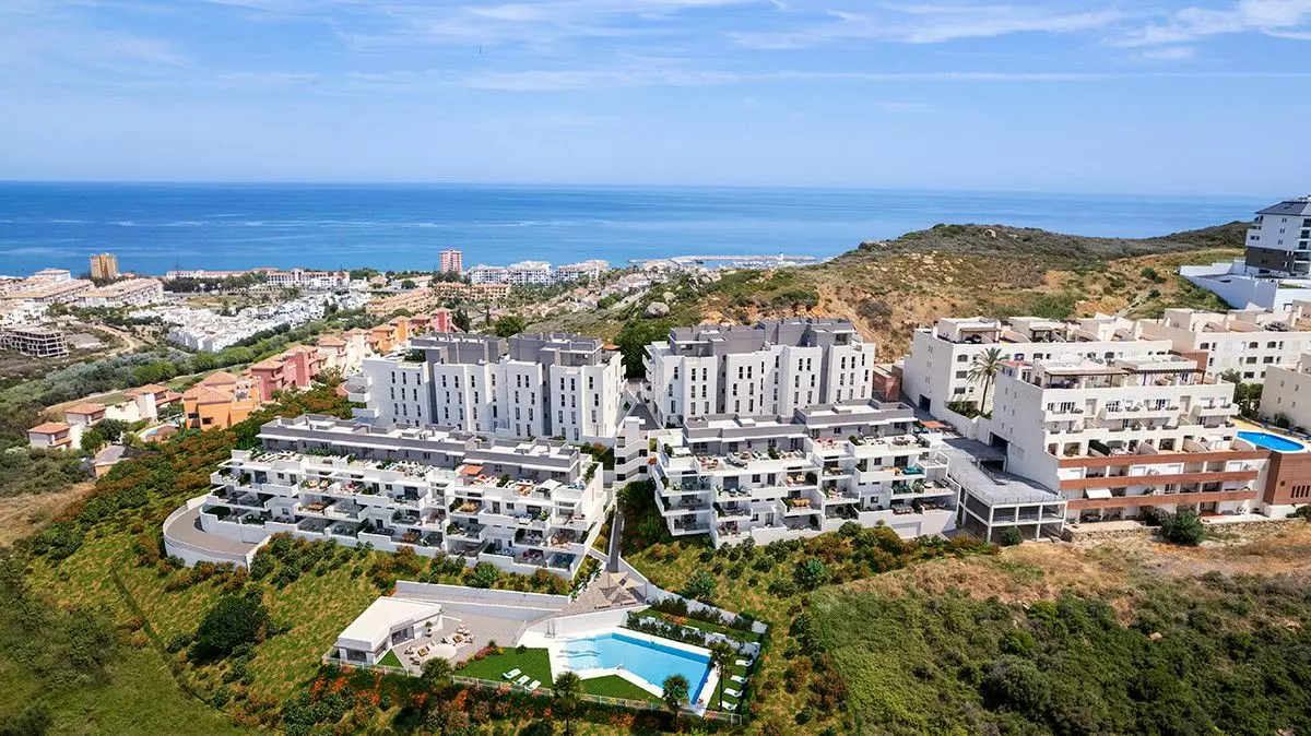 Apartment Of 118 M² With Sea Views In Manilva, Spain