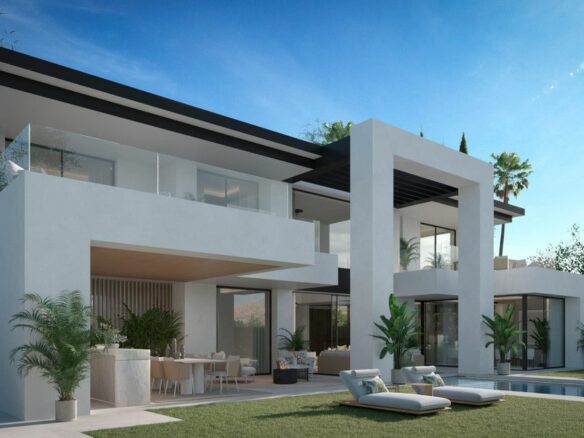 Villa Of 582 M² In Estepona, Spain