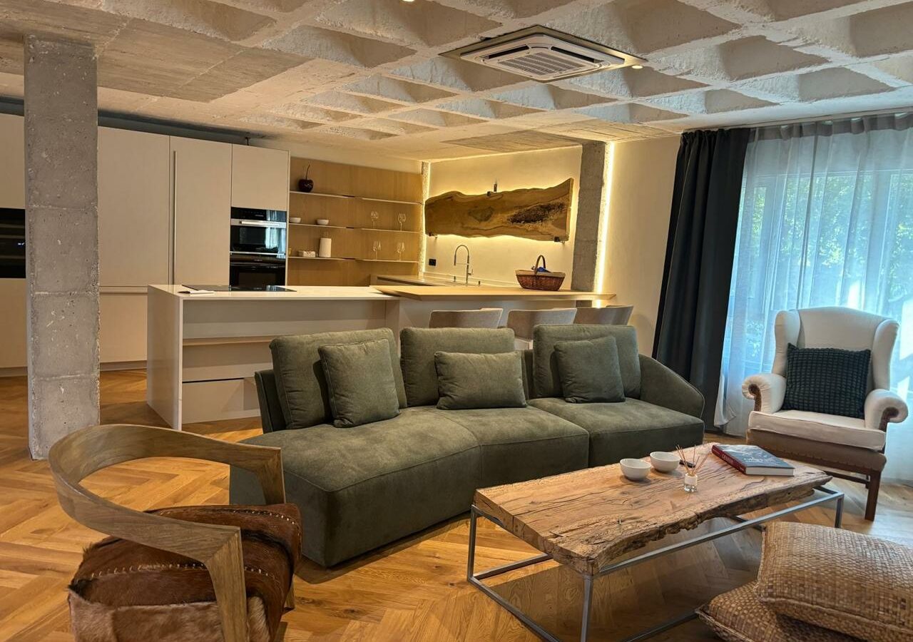 1-bedroom Flat In Marbella, Spain (135 M²)