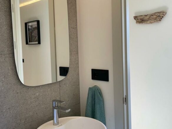 1-bedroom Flat In Marbella, Spain (140 M²)