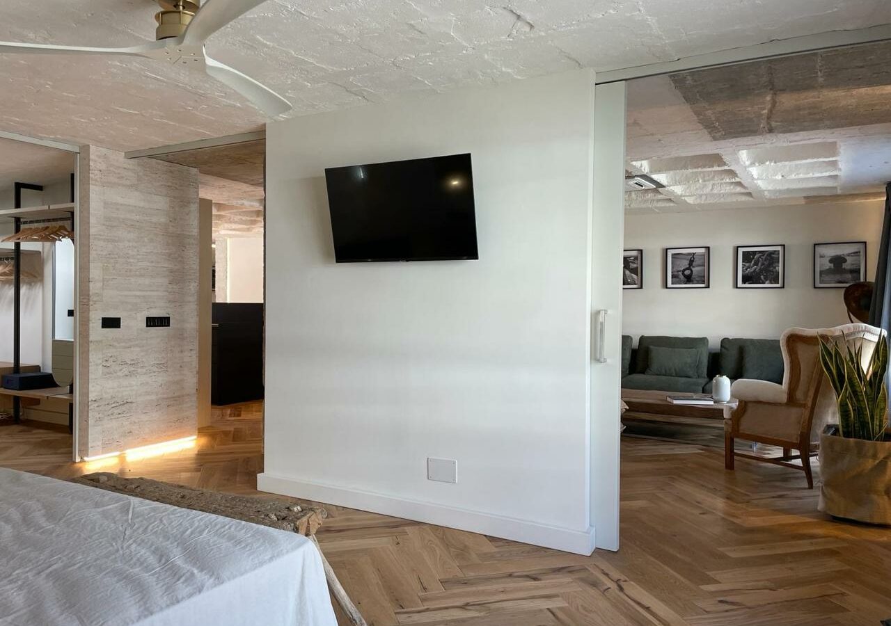 1-bedroom Flat In Marbella, Spain (140 M²)