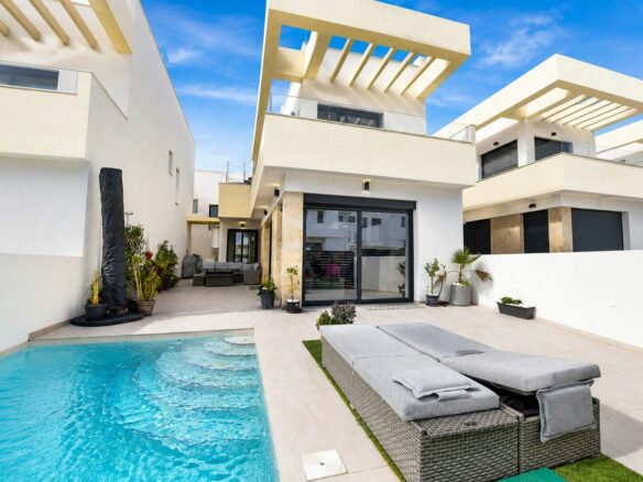 3-bedroom Villa In Los Montesinos, Spain (108 M²)