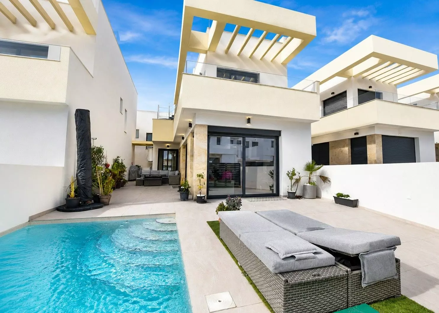 3-bedroom Villa In Los Montesinos, Spain (108 M²)