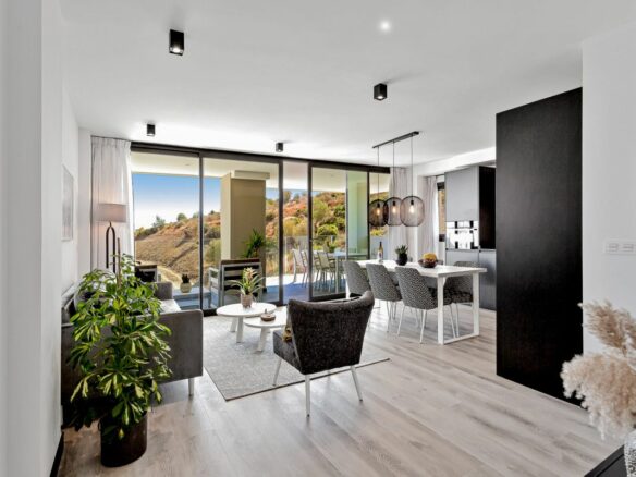Apartment Of 83 M² With Sea Views In Mijas, Spain