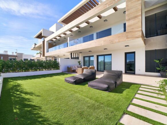 Apartment Of 121 M² In Estepona, Spain