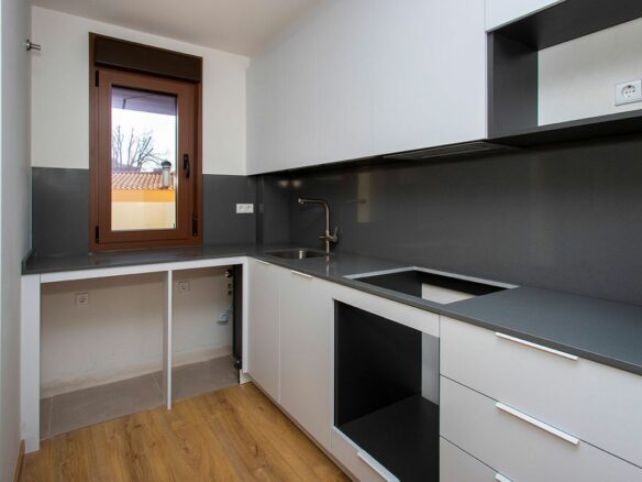 3-bedroom Apartment In Hondon De Las Nieves, Spain (101 M²)