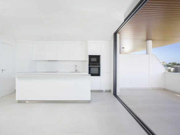 Apartment Of 84 M² With Sea View In Fuengirola, Spain