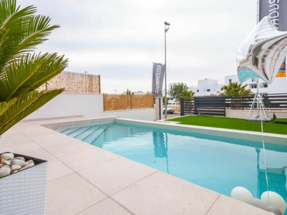 3-bedroom Villa In Orihuela Costa, Spain (185 M²)