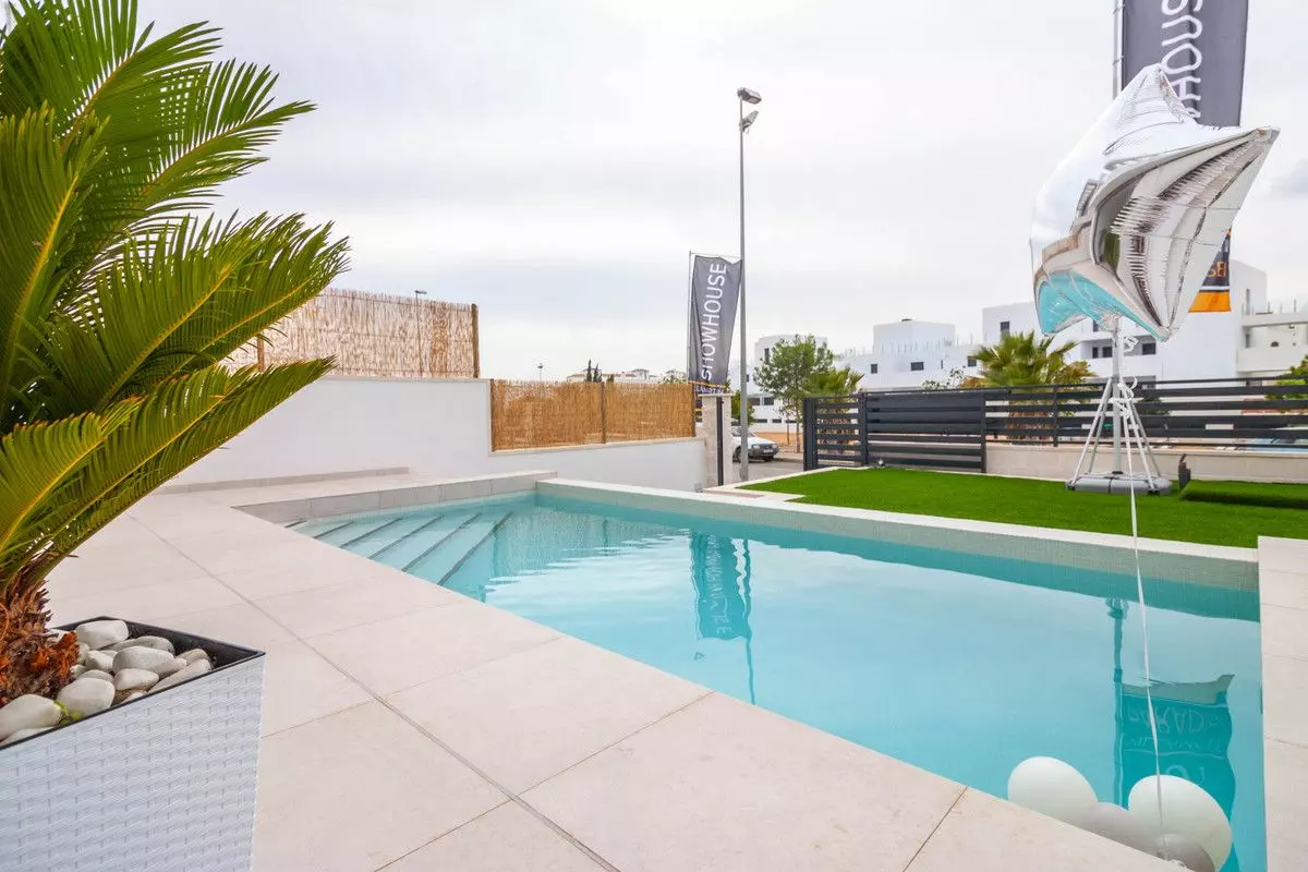 3-bedroom Villa In Orihuela Costa, Spain (185 M²)