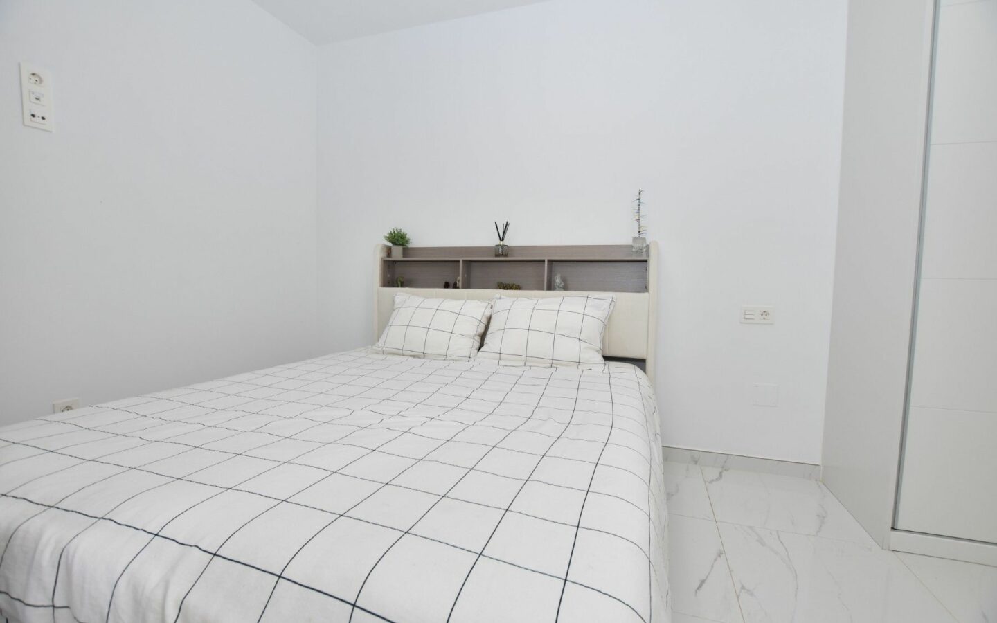 3-bedroom Villa In Los Montesinos, Spain (108 M²)