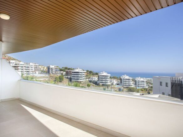Apartment Of 84 M² With Sea View In Fuengirola, Spain
