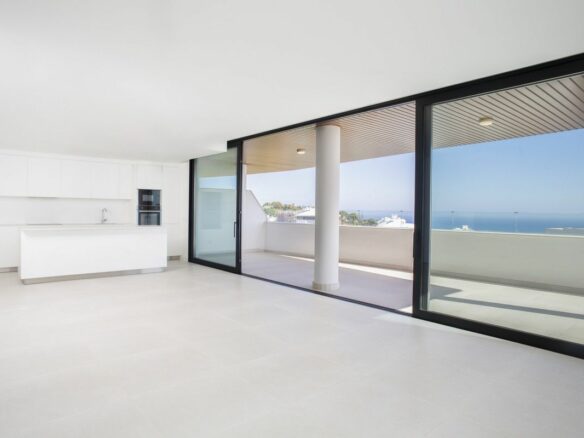 Apartment Of 84 M² With Sea View In Fuengirola, Spain