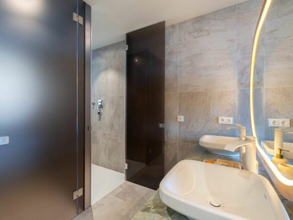 Apartment Of 116 M² With Sea Views In Fuengirola, Spain