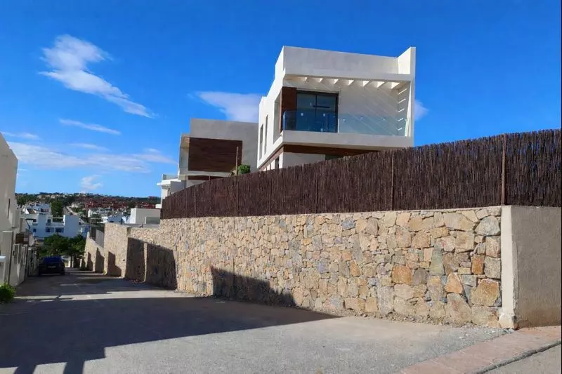 3-bedroom Villa In Orihuela Costa, Spain (185 M²)