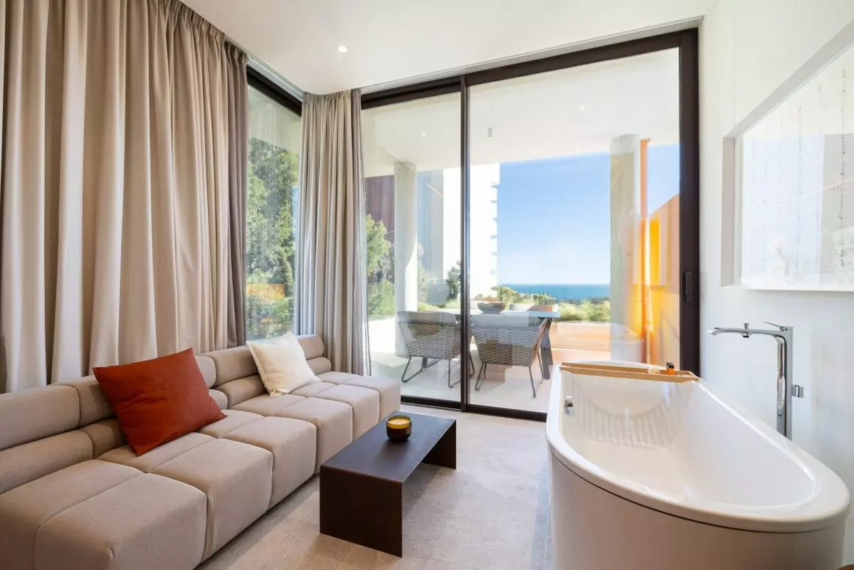 Apartment Of 116 M² With Sea Views In Fuengirola, Spain