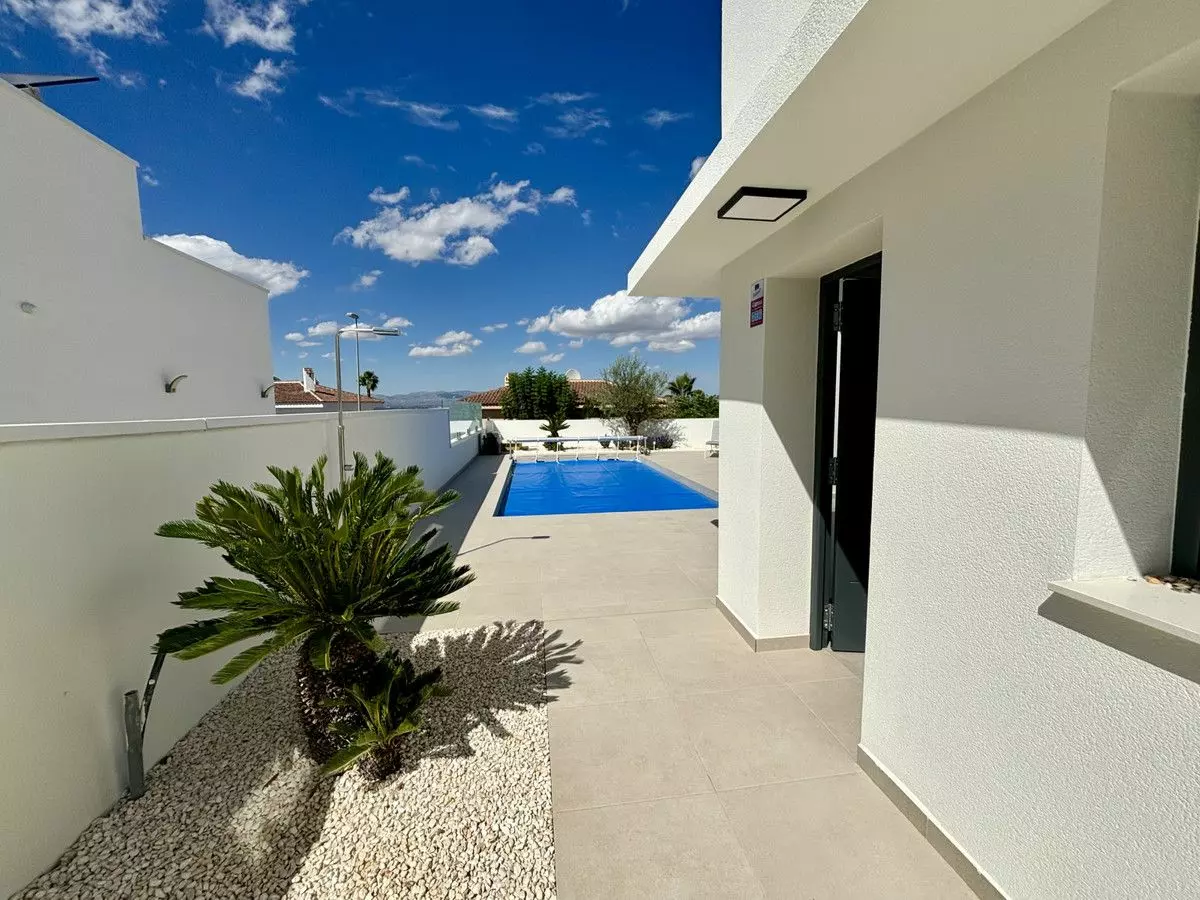 Villa Of 120 M² In Benijofar