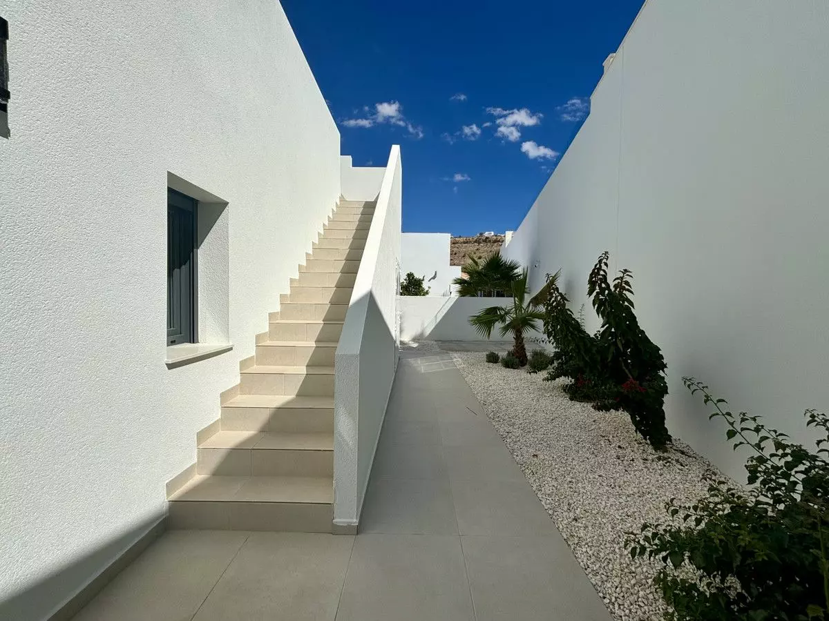 Villa Of 120 M² In Benijofar