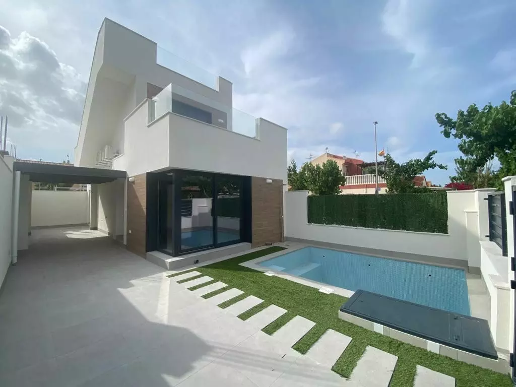 Villa Of 101 M² In Los Alcázares, Spain