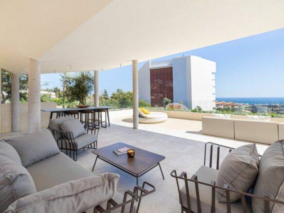 Apartment Of 116 M² With Sea Views In Fuengirola, Spain