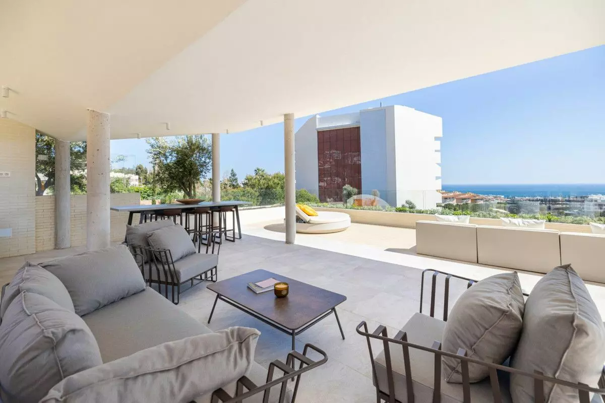 Apartment Of 116 M² With Sea Views In Fuengirola, Spain