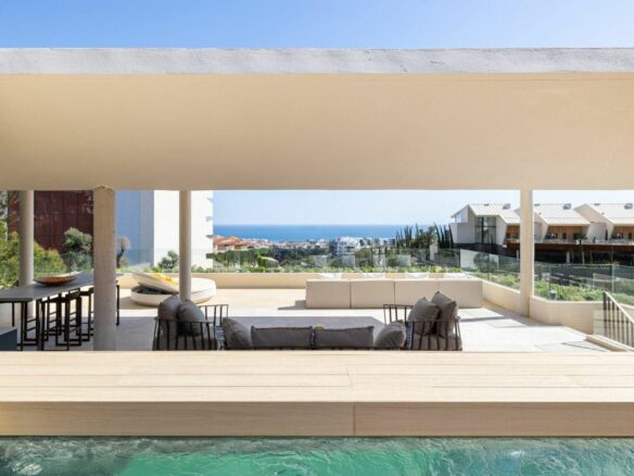 Apartment Of 116 M² With Sea Views In Fuengirola, Spain