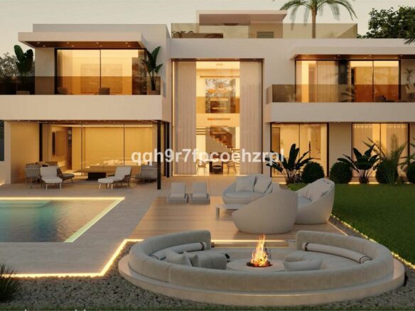 Villa Of 680 M² In Elviria, Spain