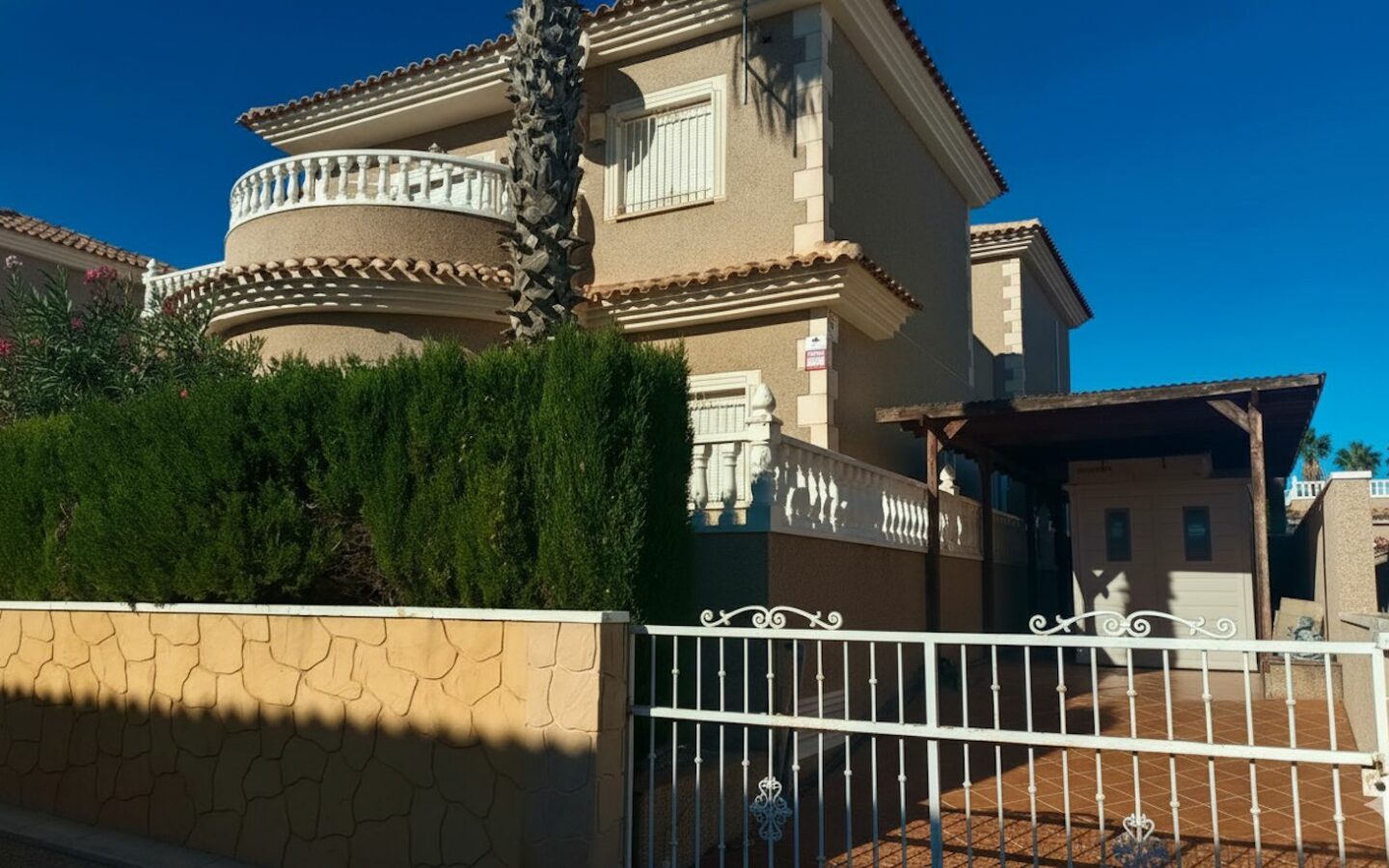 4-bedroom Villa In Torrevieja, Spain (105 M²)