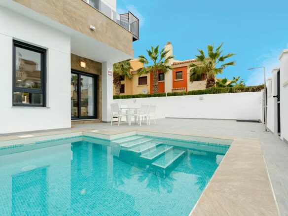 Villa Of 106 M² In Torrevieja, Spain
