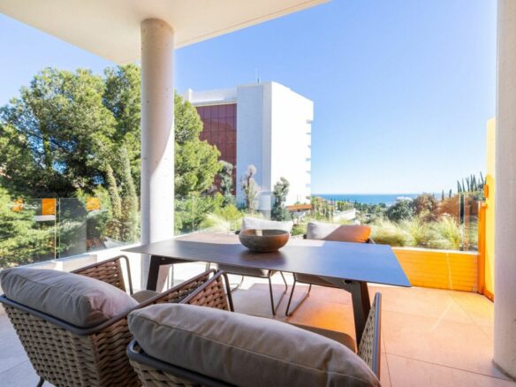 Apartment Of 116 M² With Sea Views In Fuengirola, Spain
