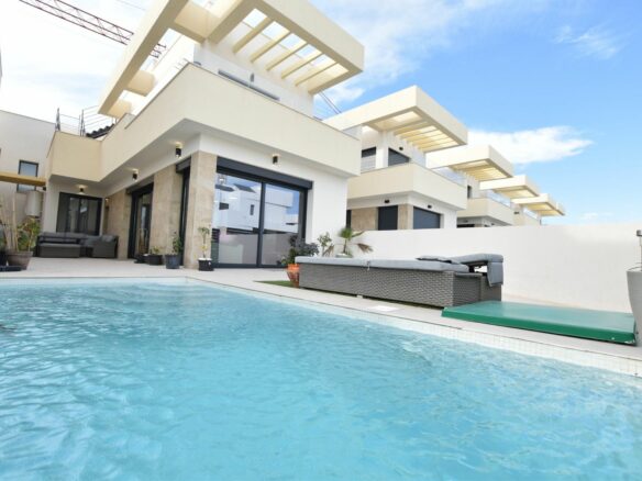 3-bedroom Villa In Los Montesinos, Spain (108 M²)