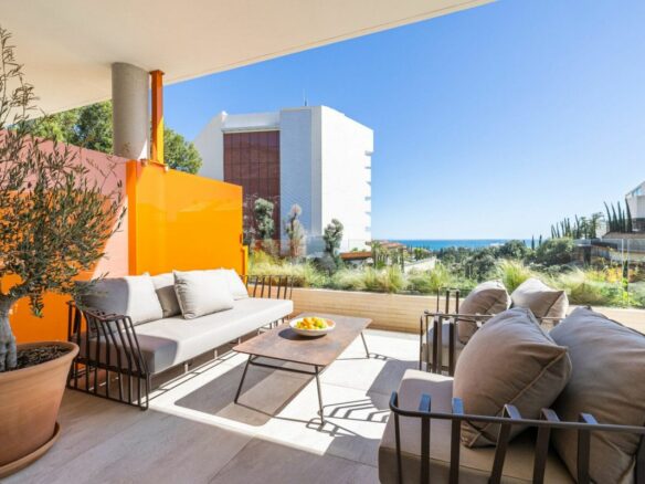 Apartment Of 116 M² With Sea Views In Fuengirola, Spain