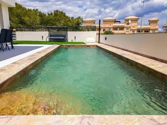 House Of 93 M² In Orihuela Costa, Spain