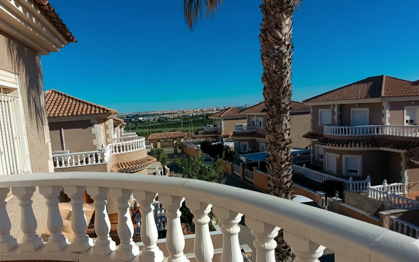 4-bedroom Villa In Torrevieja, Spain (105 M²)