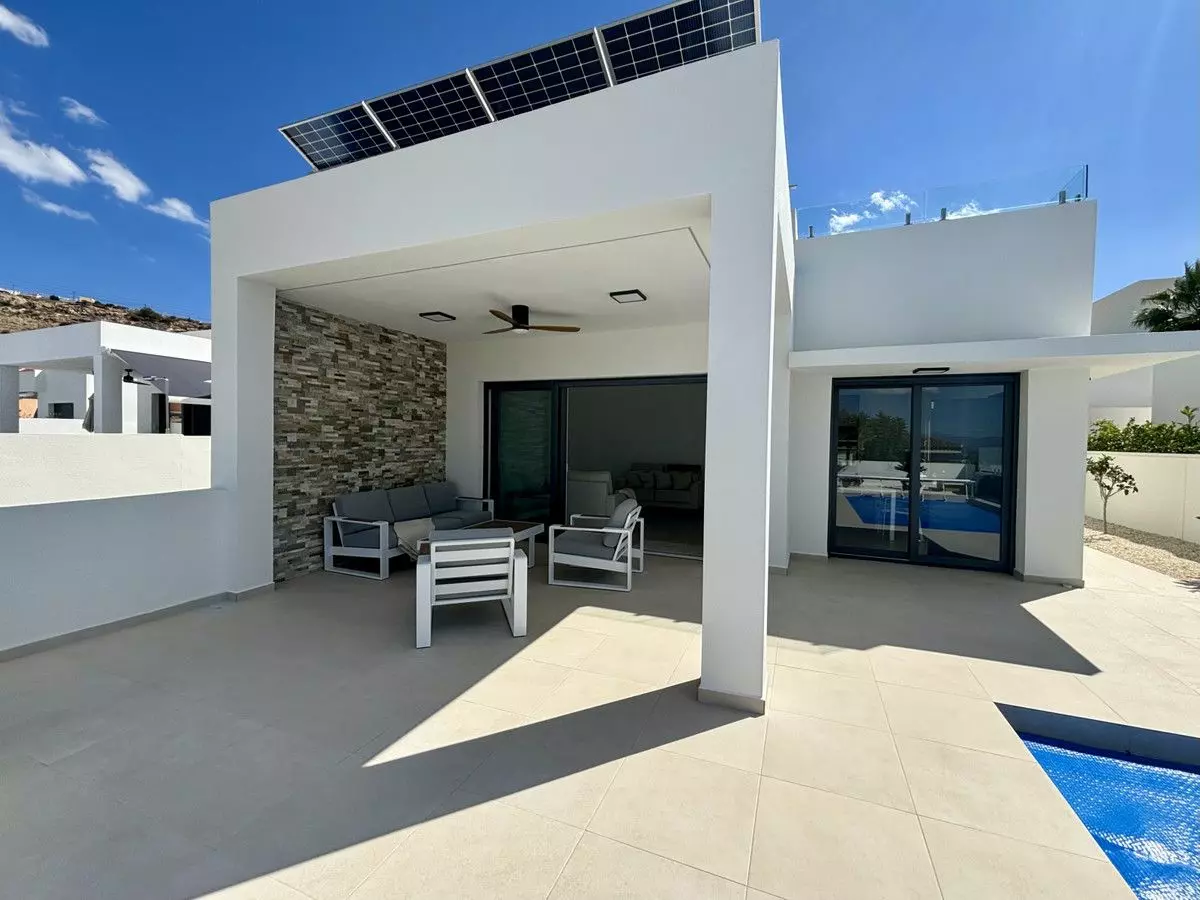 Villa Of 120 M² In Benijofar