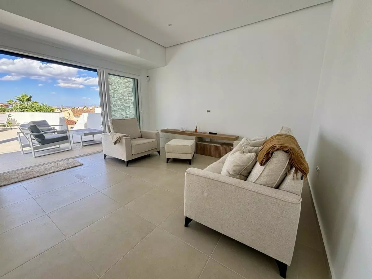 Villa Of 120 M² In Benijofar