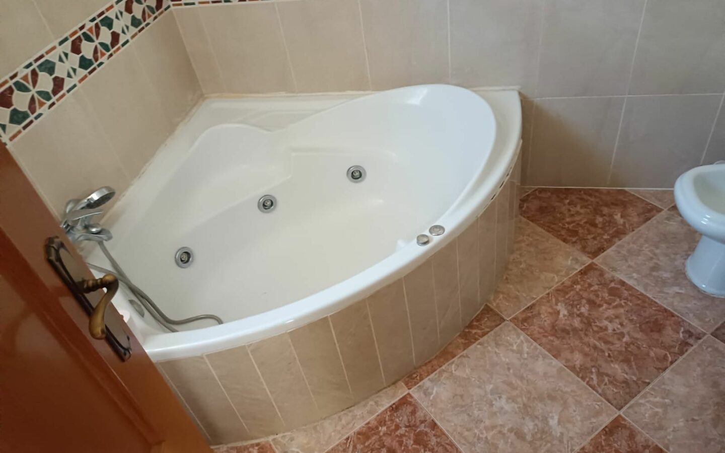 4-bedroom Villa In Torrevieja, Spain (105 M²)