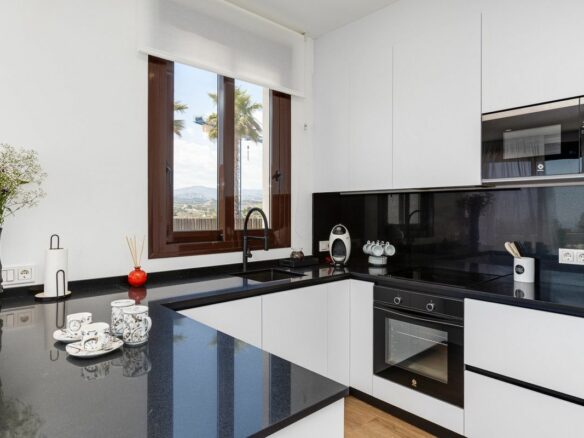 Villa Of 168 M² With Sea Views In Finestrat, Spain
