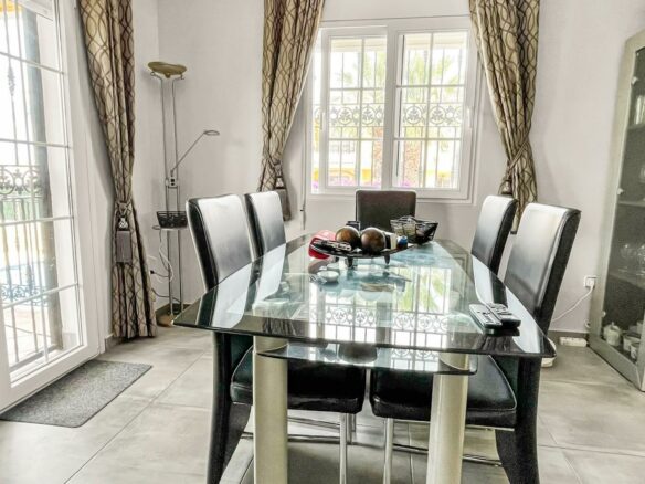 3-bedroom Villa In Orihuela Costa, Spain (140 M²)