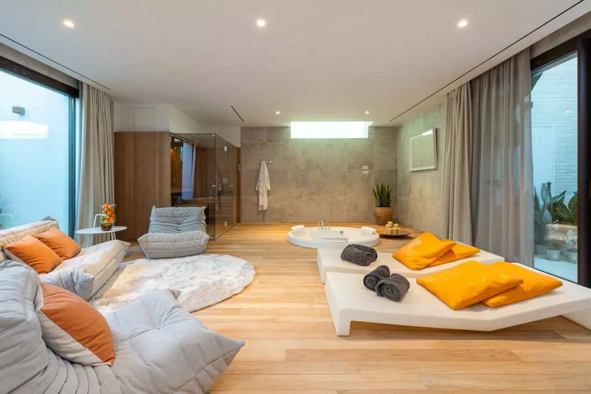 Villa Of 400 M² In Fuengirola, Spain