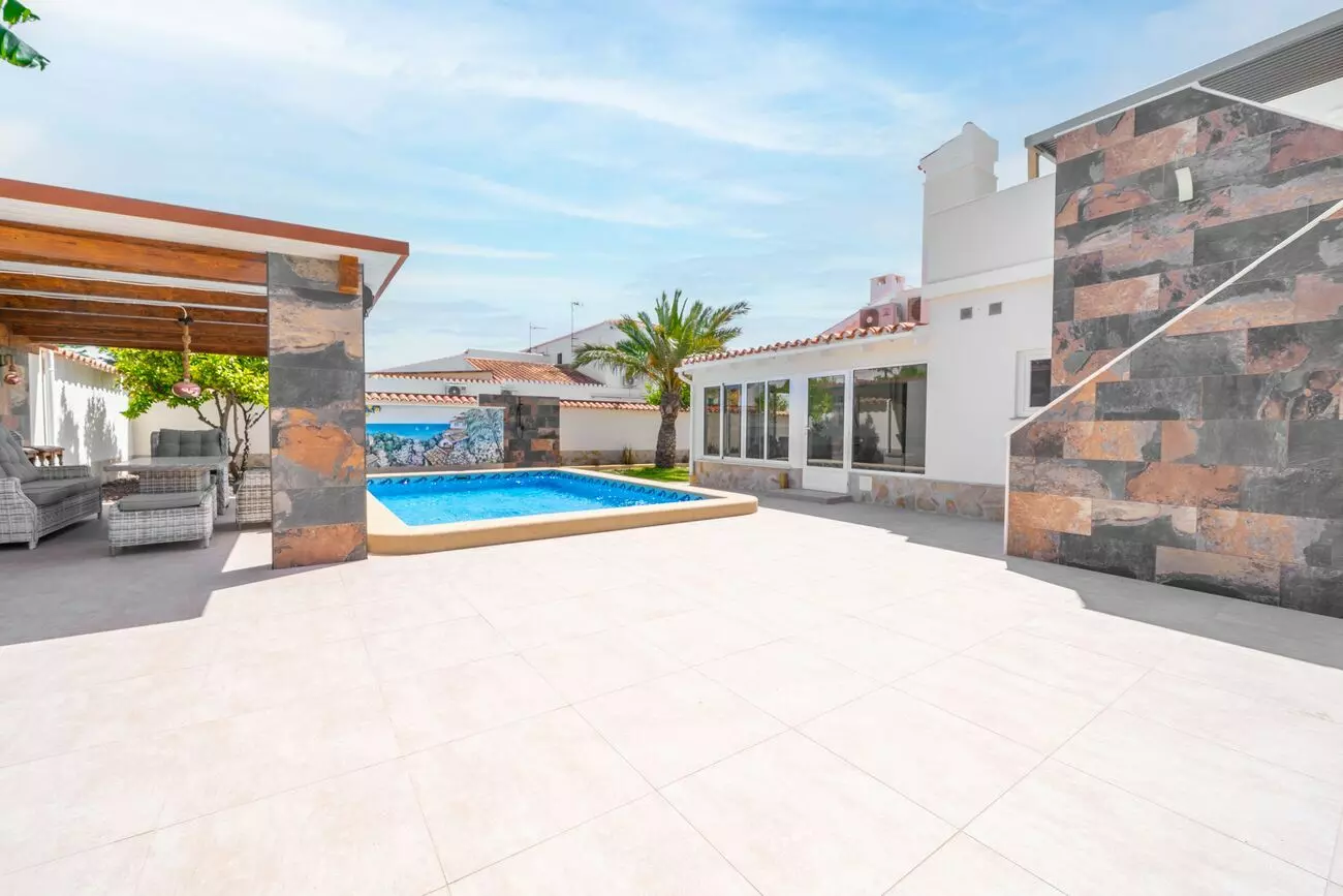 Villa 201 M² In Torrevieja, Spain – Mediter Real Estate