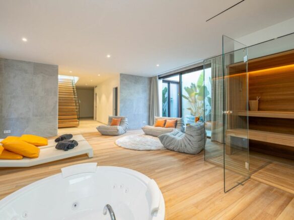 Villa Of 400 M² In Fuengirola, Spain