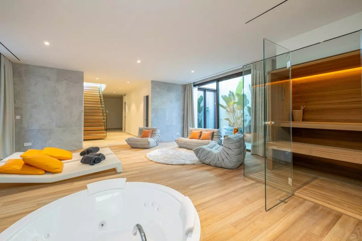 Villa Of 400 M² In Fuengirola, Spain