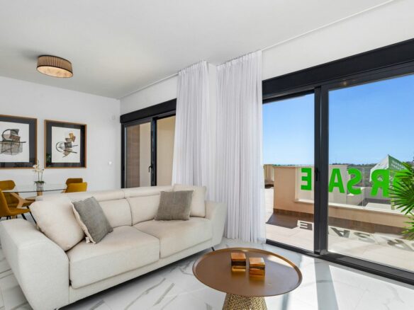 Villa Of 92 M² In San Miguel De Salinas, Spain