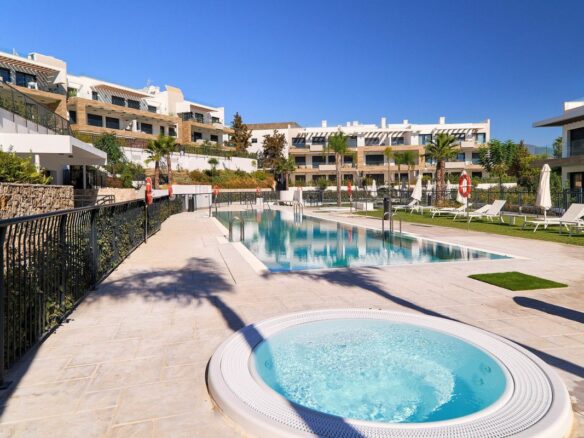 Apartment Of 92 M² In Estepona, Spain