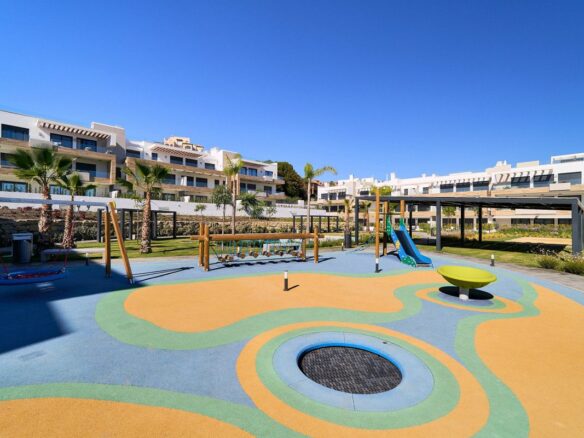 Apartment Of 92 M² In Estepona, Spain