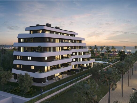 Apartment Of 111 M² With Sea Views In Torremolinos, Spain