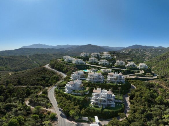 Apartment Of 201 M² With Sea View In Benahavis, Spain
